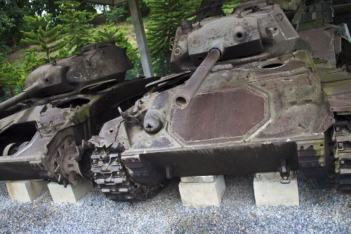 Tanque francês remanescente da Batalha de Dien Bien Phu, no Vietnã