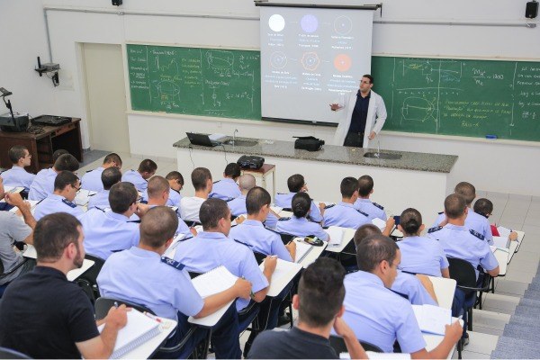 Realizar cálculos complexos é uma das tarefas dos profissionais de exatas